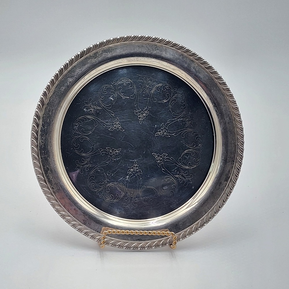 Vintage Oneida Silverplate Round Serving Tray Ornate Design 10.25"‎ Floral